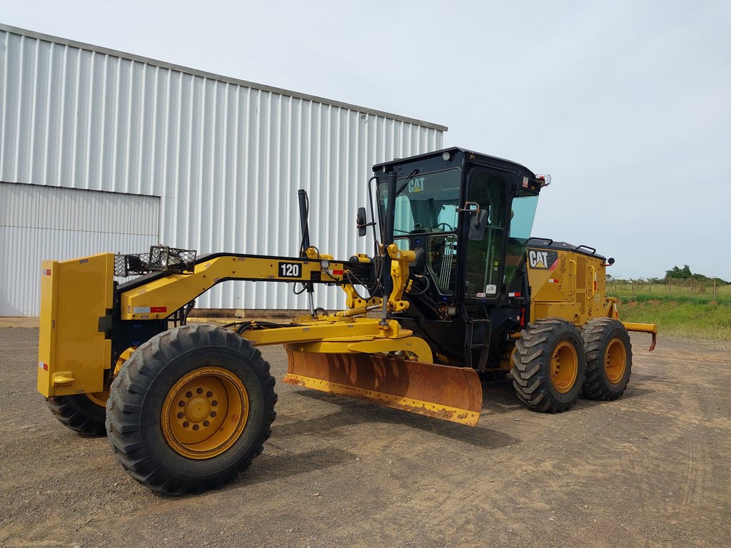 Motoniveladora Caterpillar 120