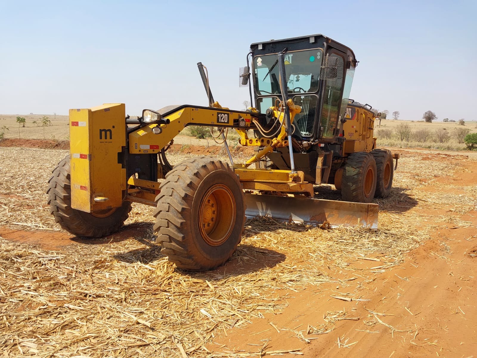 Motoniveladora Caterpillar 120