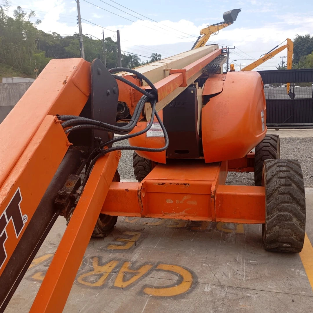 Plataforma Elevatória Articulada Diesel 600AJ