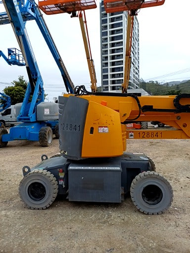 Plataforma Elevatória Articulada Elétrica HA 12 IP