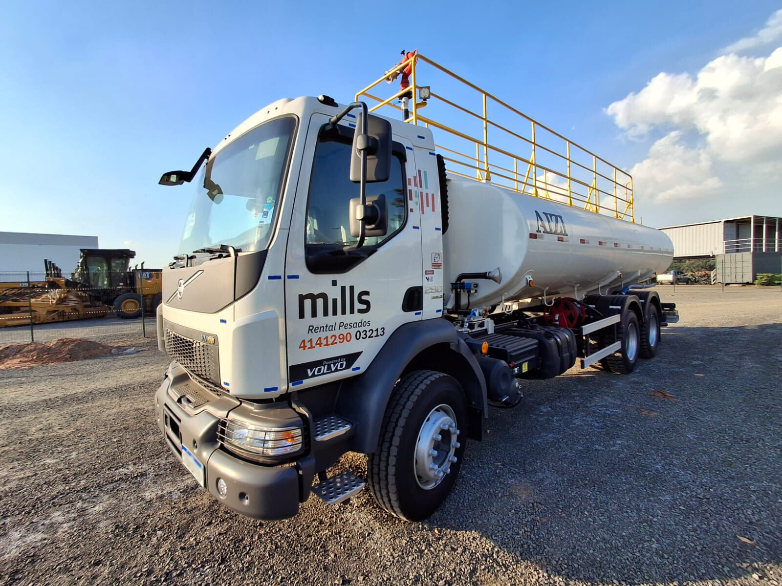 Caminhão Pipa Volvo VMX 290 6x4 2p (diesel)
