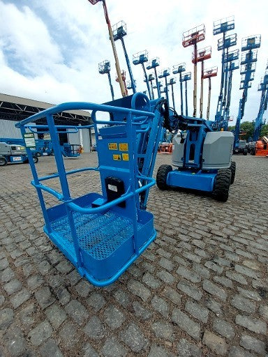 Plataforma Elevatória Articulada Diesel Z-34/22 IC