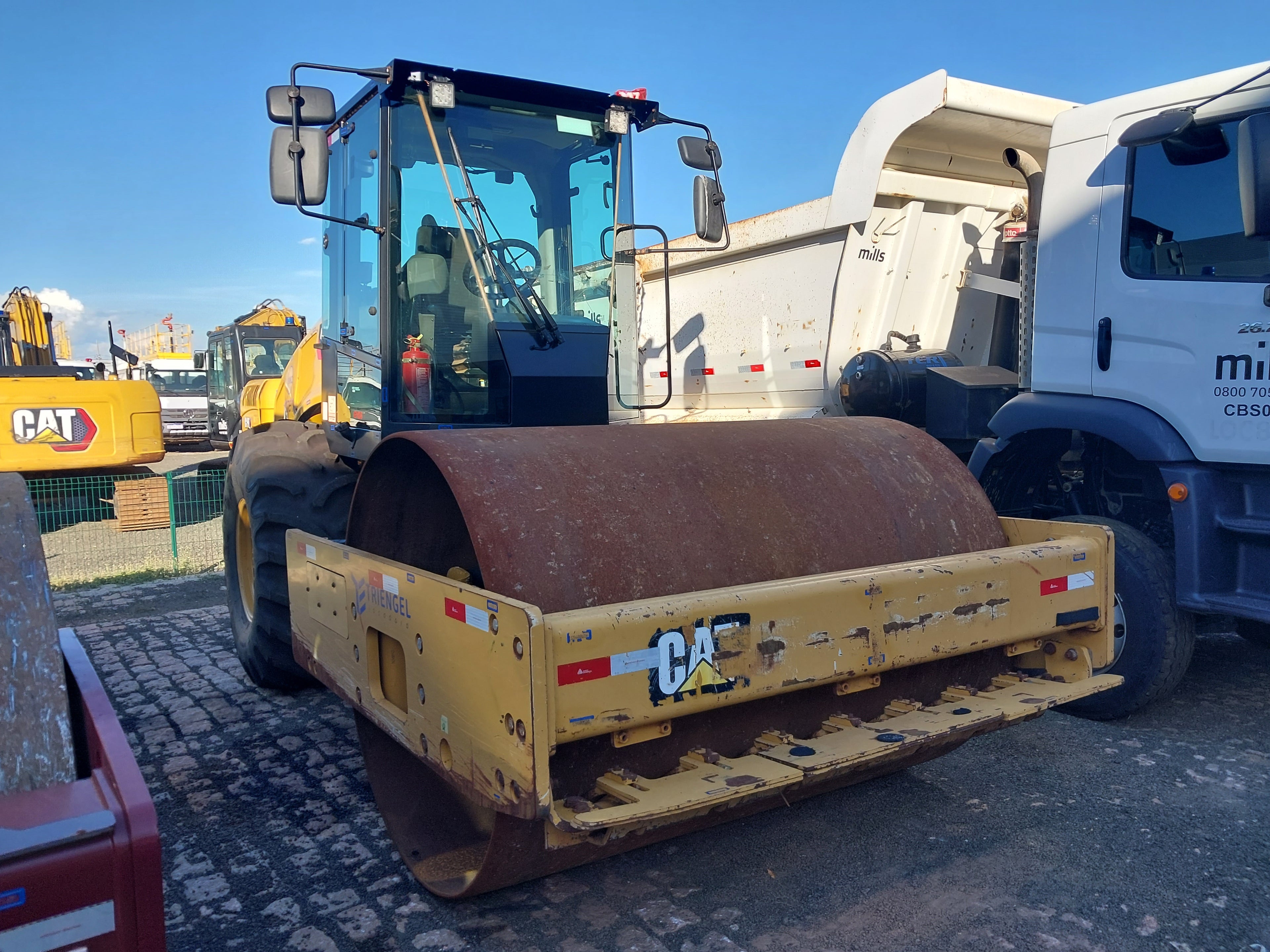 Rolo Compactador Liso Caterpillar CS54B