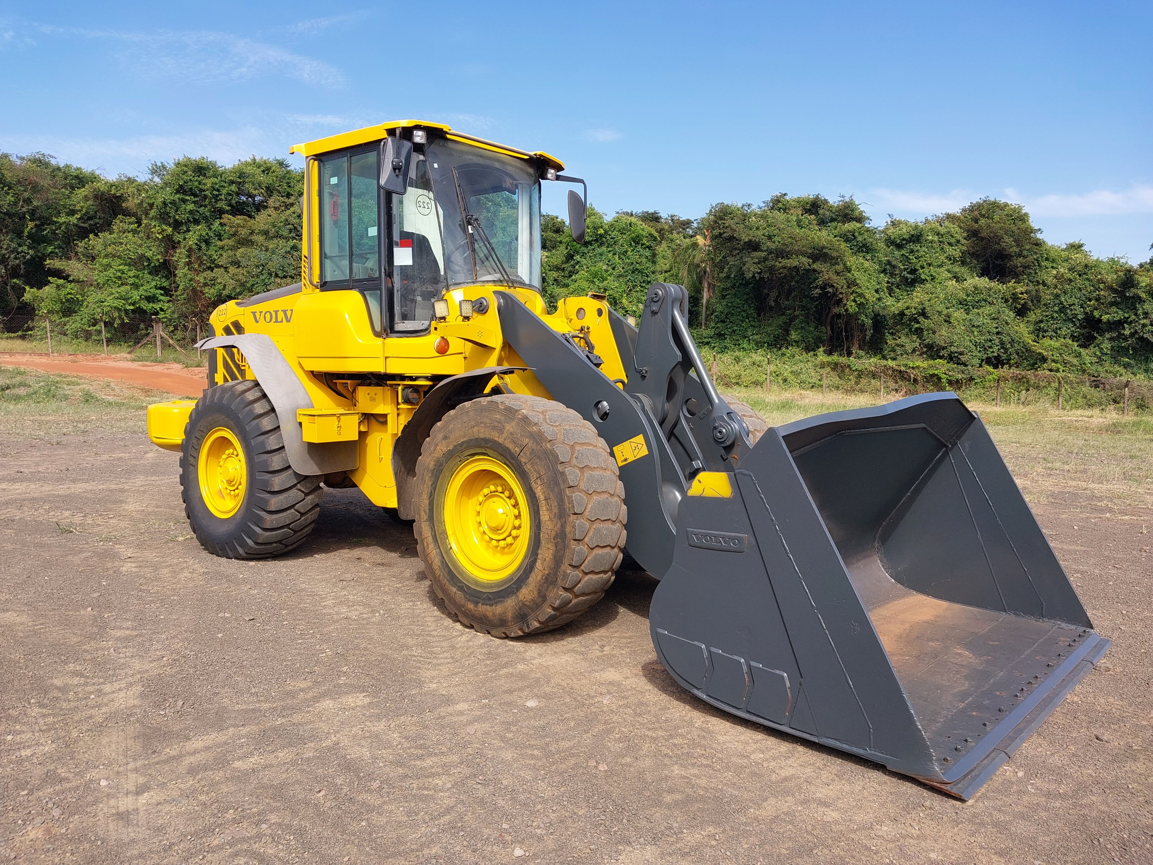 Pá Carregadeira Volvo L70F