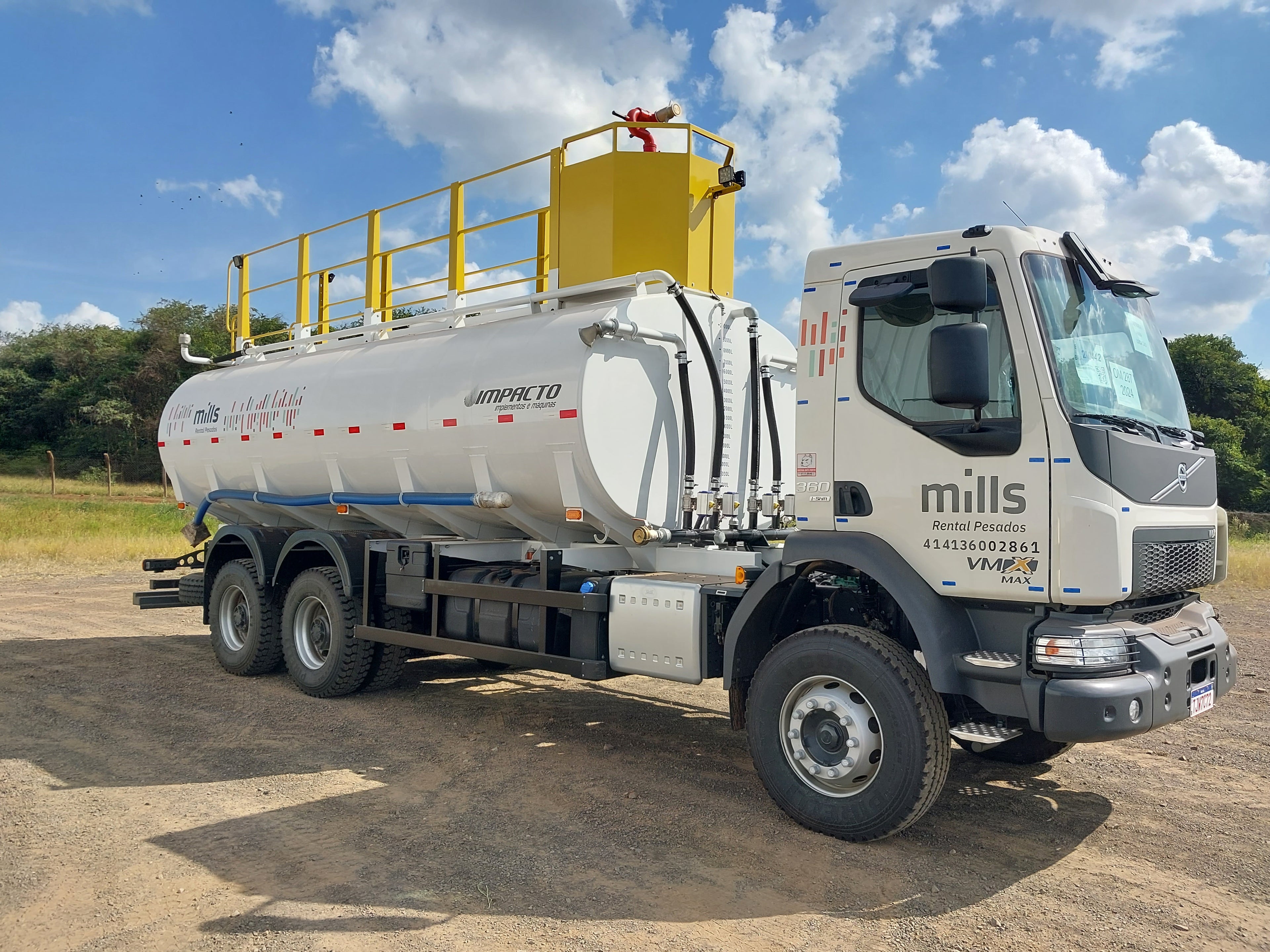 Caminhão Volvo VMX 360 Max 6x4 2p