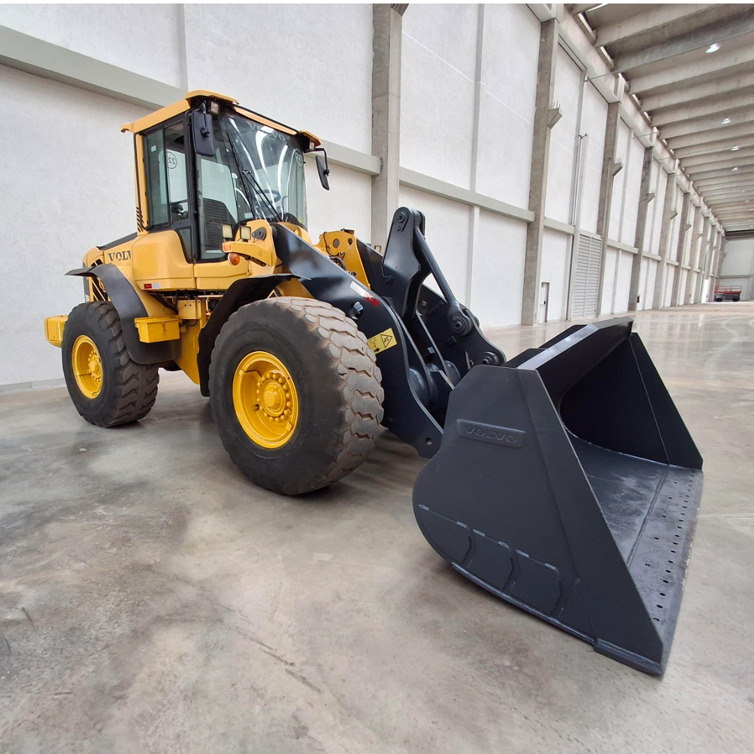 Pá Carregadeira Volvo L70F