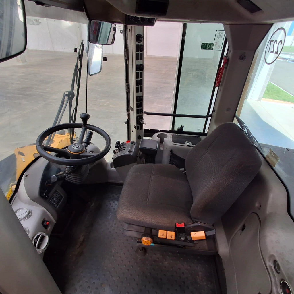 Pá Carregadeira Volvo L70F