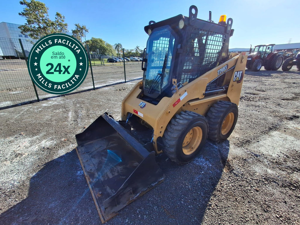 Mini-Carregadeira Caterpillar 226B 3