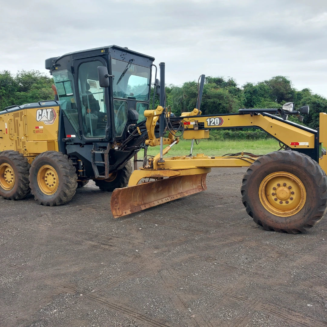 Motoniveladora Caterpillar 120