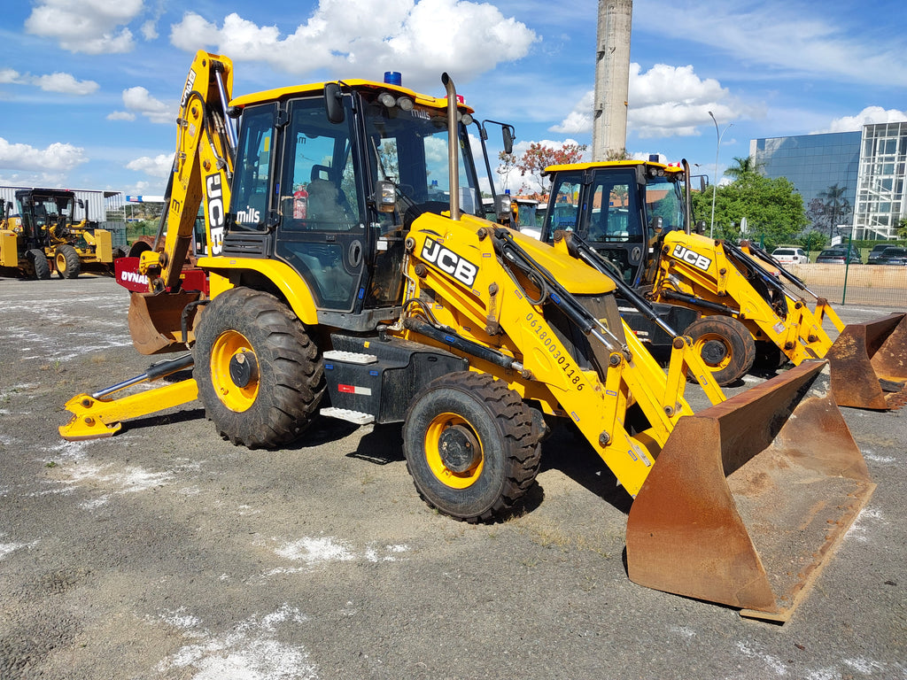 Retroescavadeira JCB 3CX