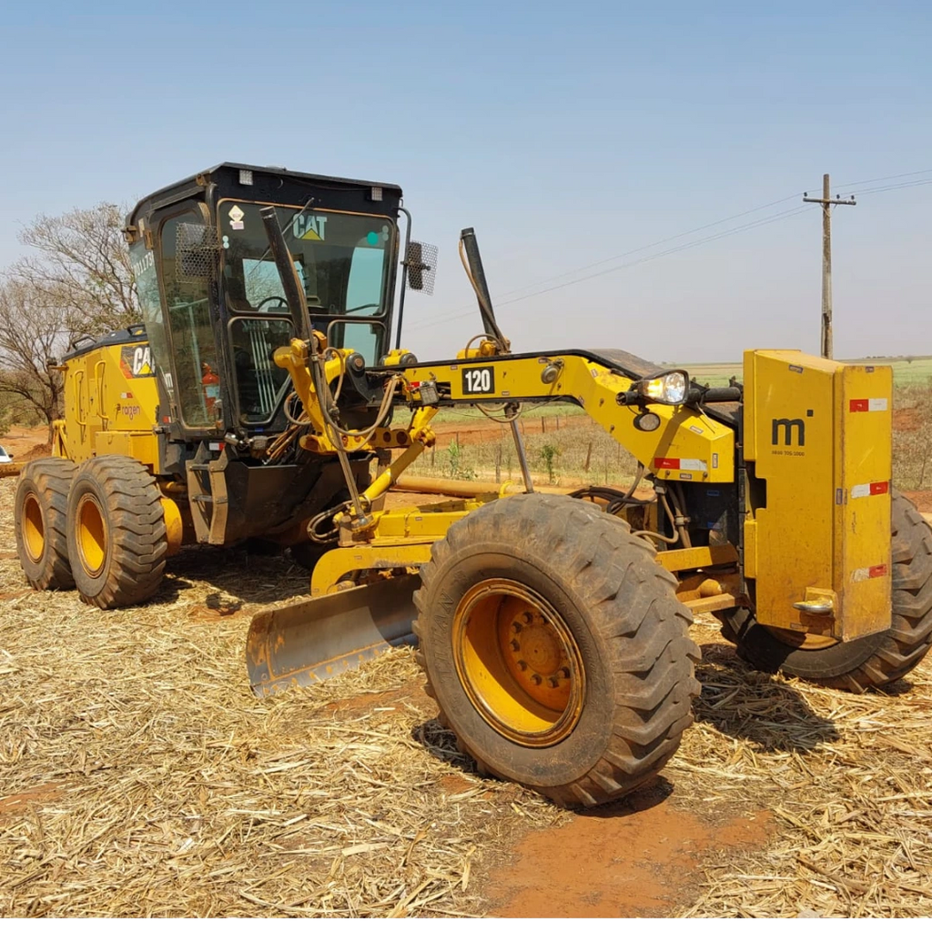 Motoniveladora Caterpillar 120