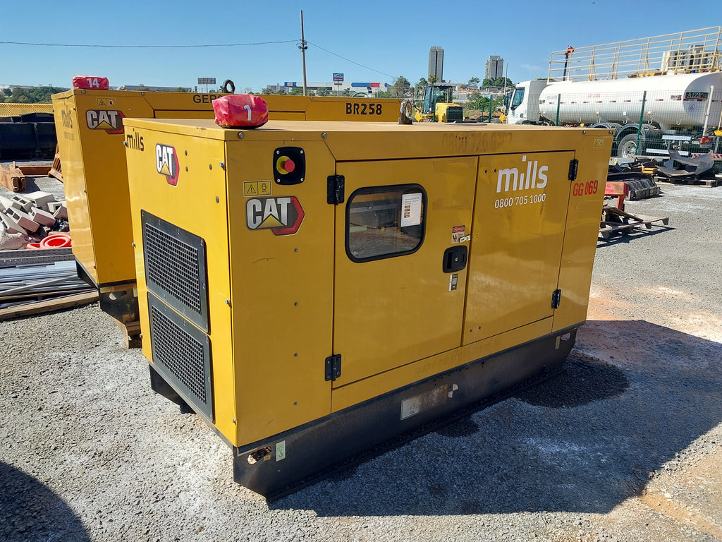 Gerador de Energia 49 KVA - Caterpillar C3.3 DE56