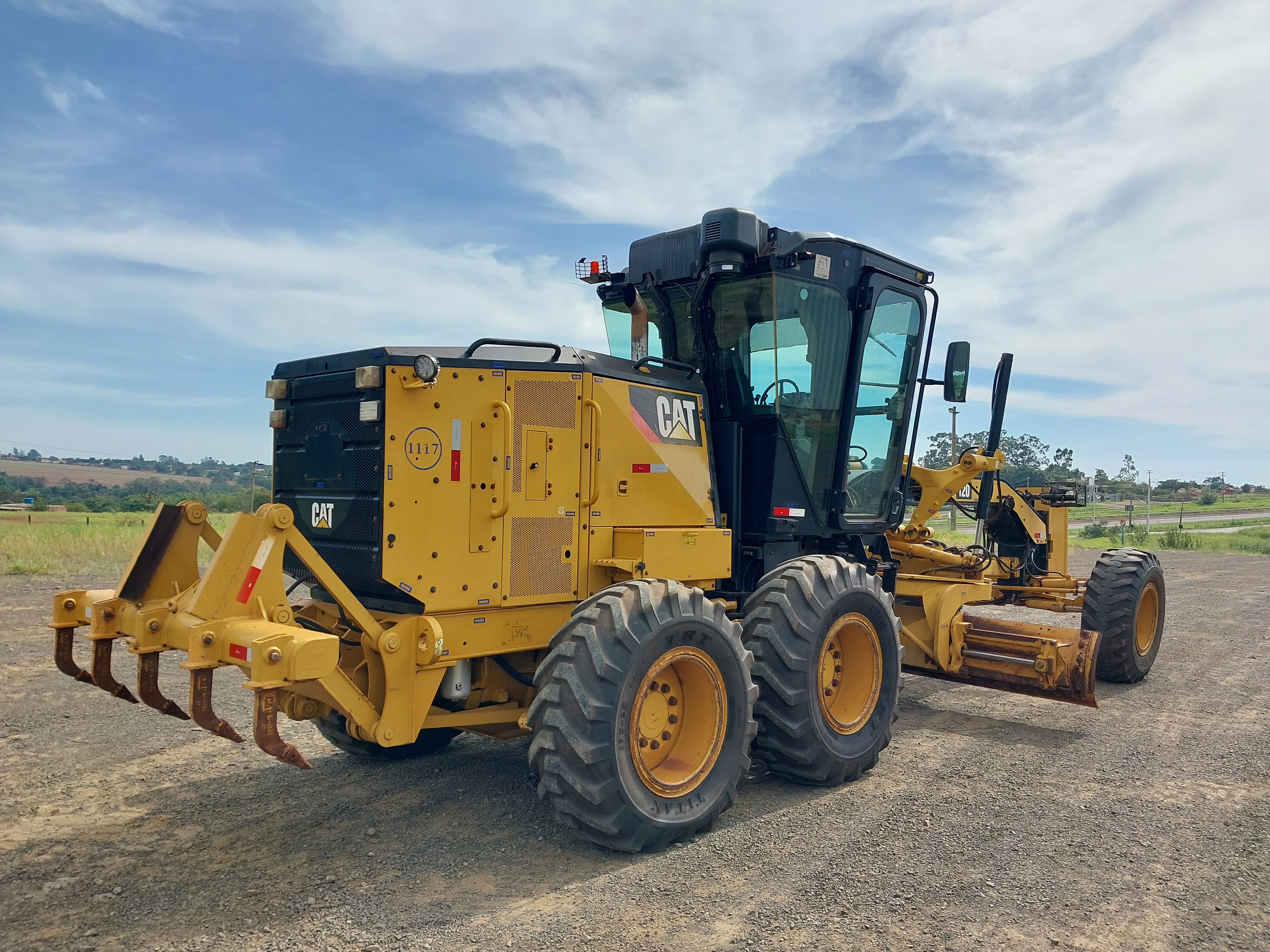 Motoniveladora Caterpillar 120