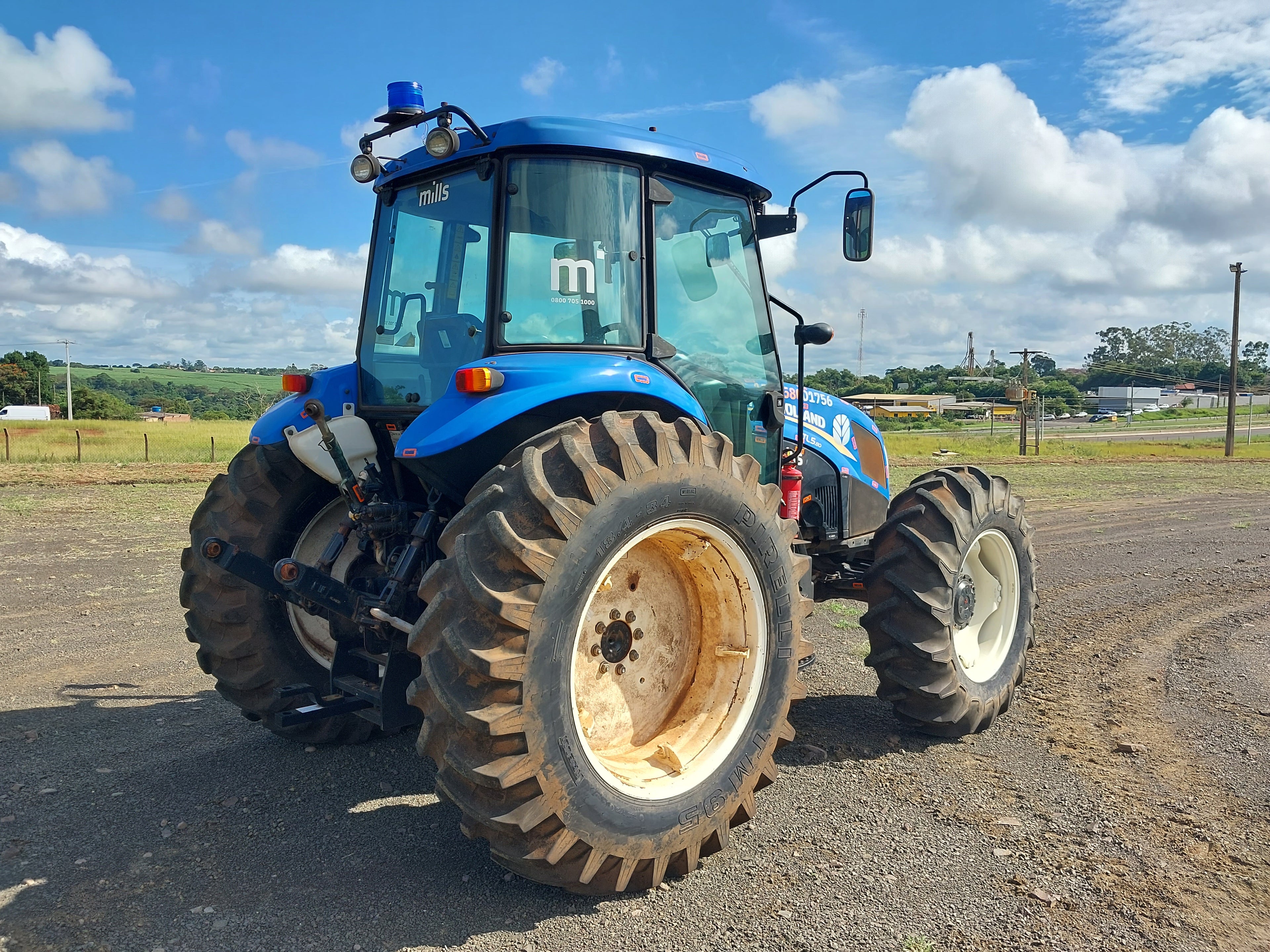 Trator Agrícola New Holland TL5.80
