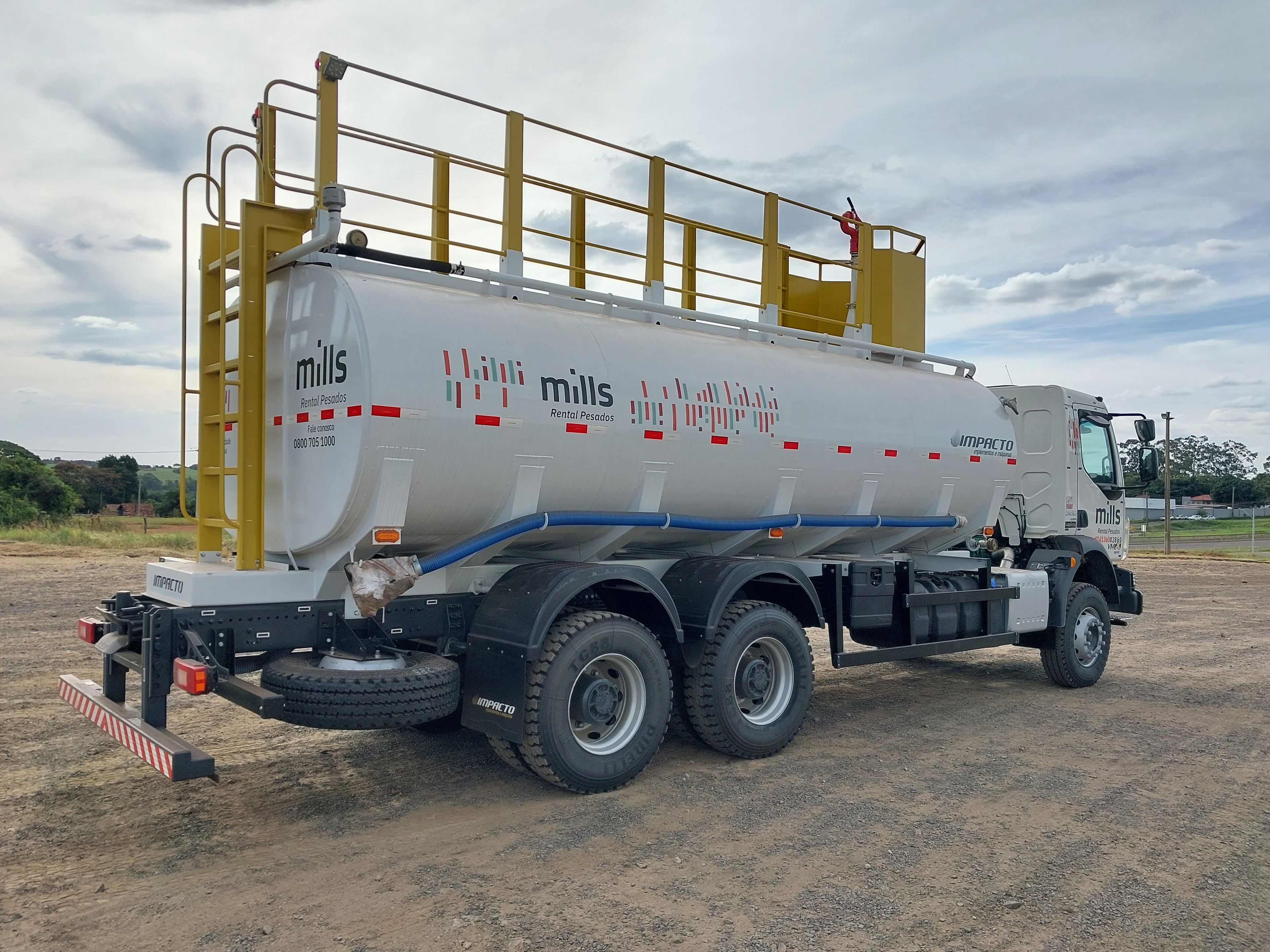 Caminhão Volvo VMX 360 Max 6x4 2p
