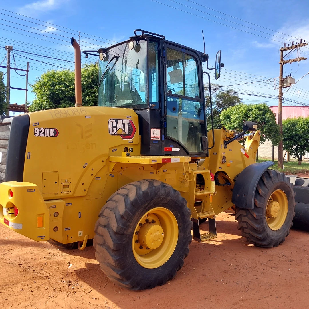 Pá Carregadeira Caterpillar 920K