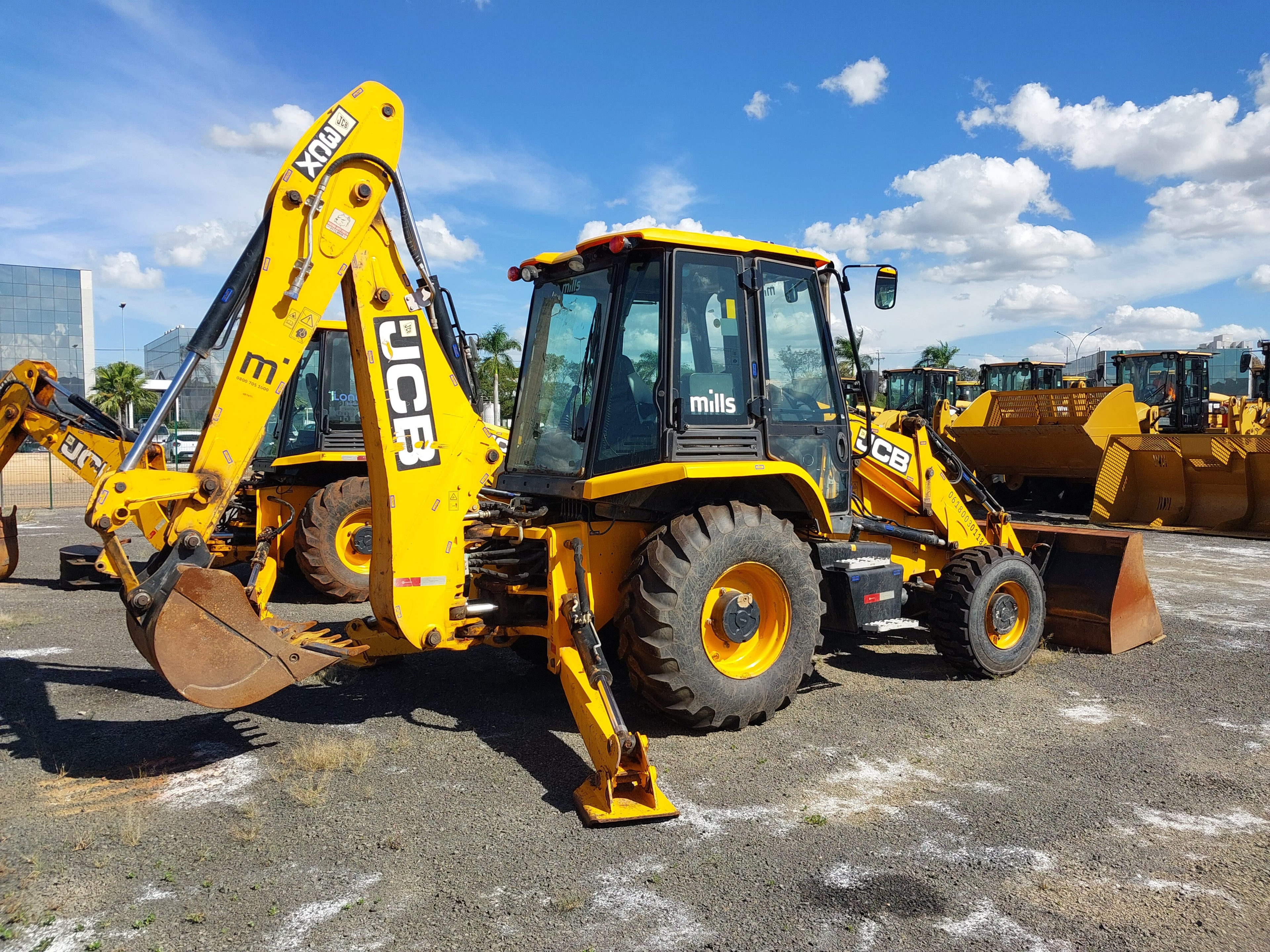 Retroescavadeira JCB 3CX