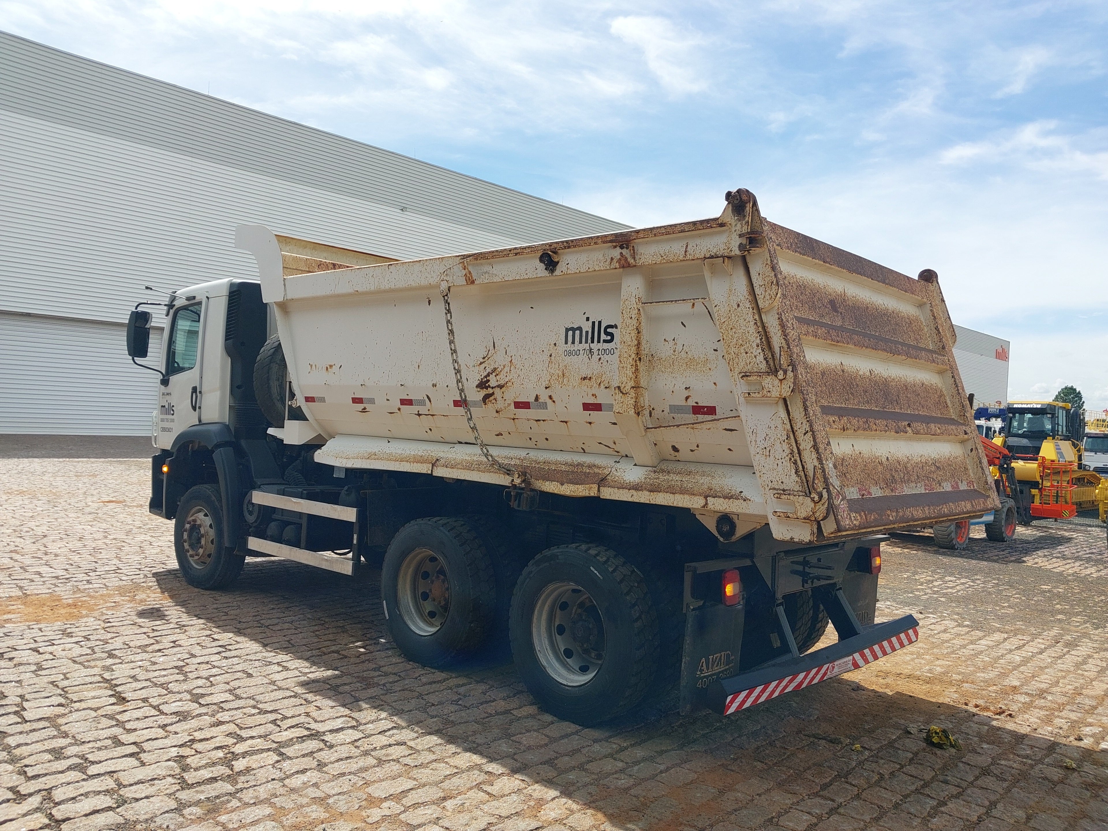 Caminhão Caçamba Volkswagen 26-280 Constellation 6x4 2p (diesel)(E5)