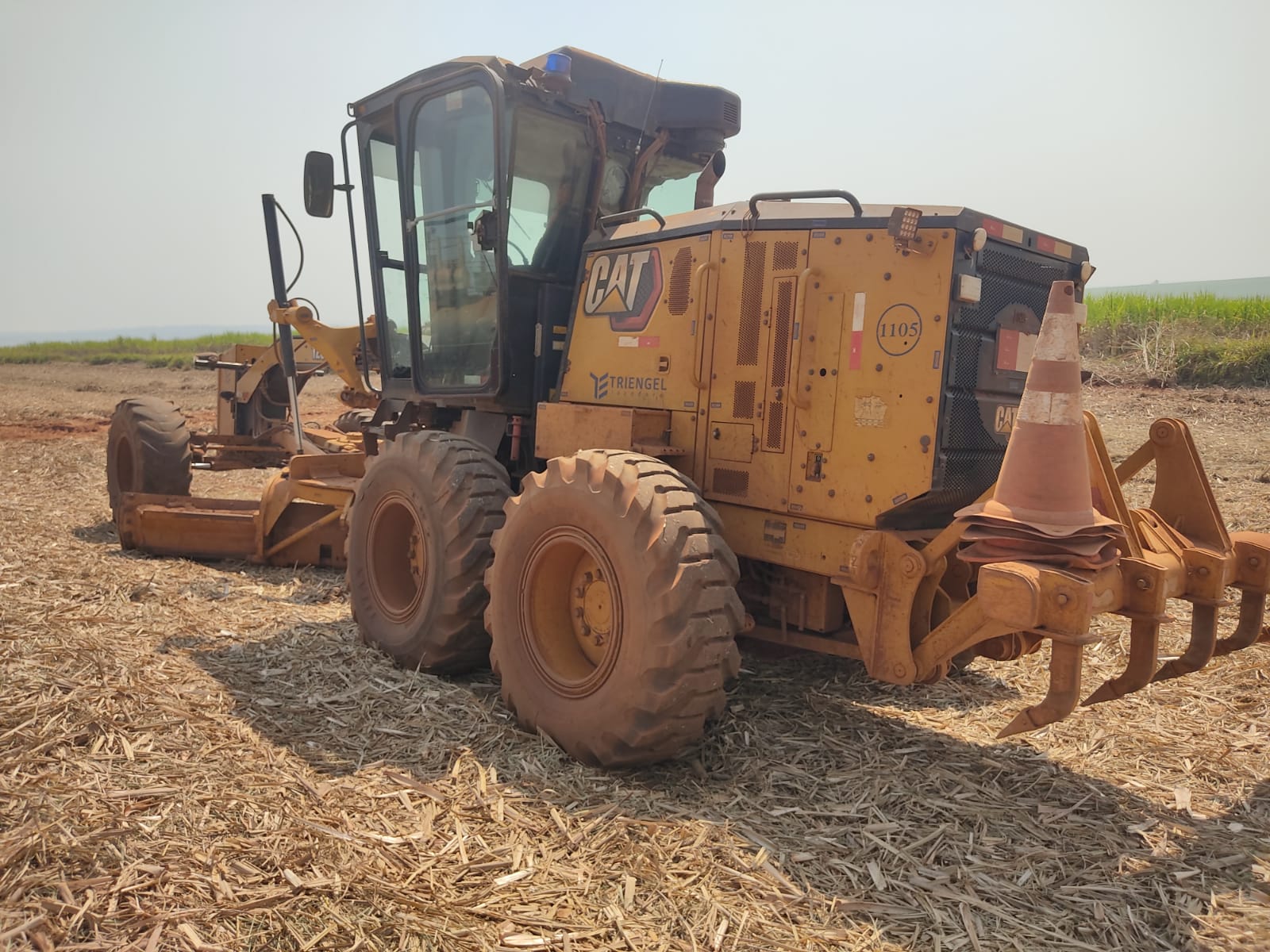 Motoniveladora Caterpillar 120