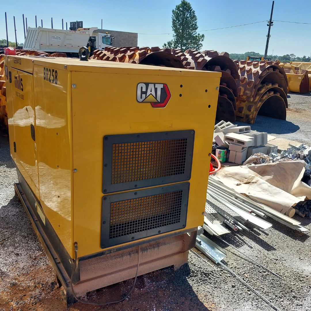 Gerador de Energia 49 KVA - Caterpillar C3.3 DE56