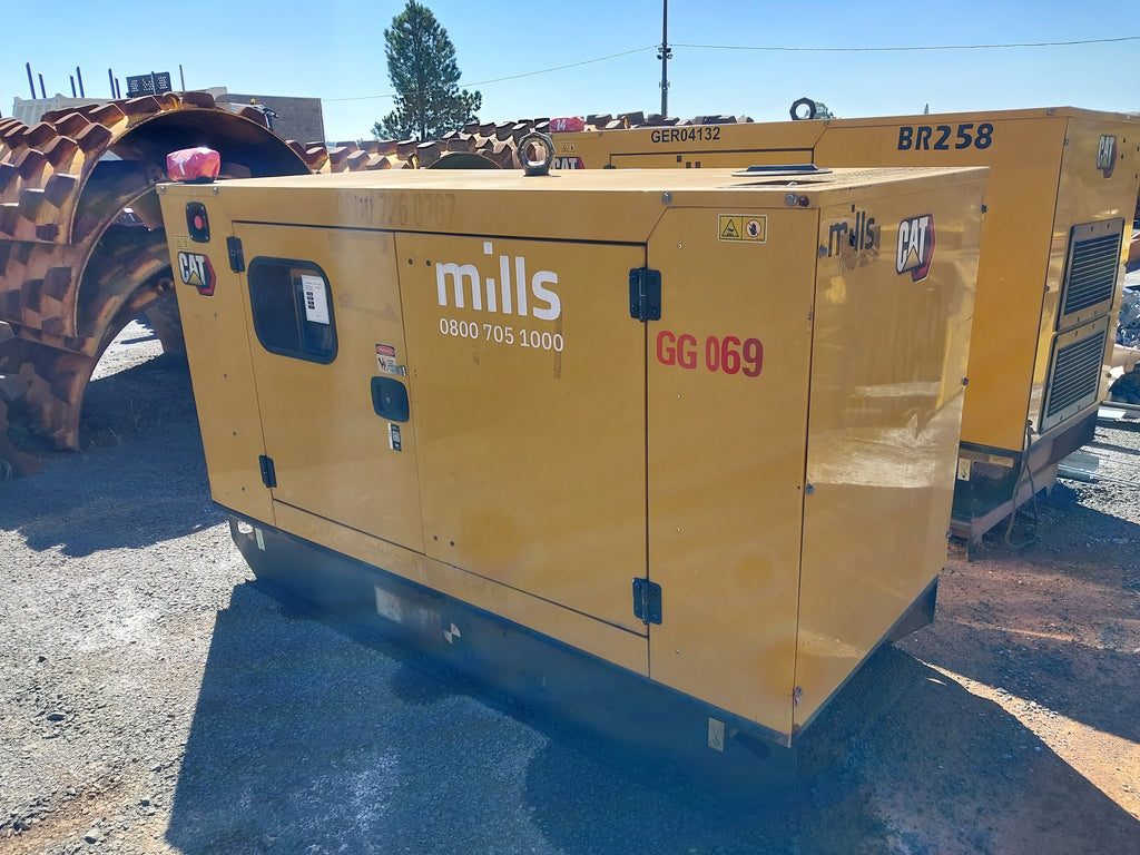 Gerador de Energia 49 KVA - Caterpillar C3.3 DE56