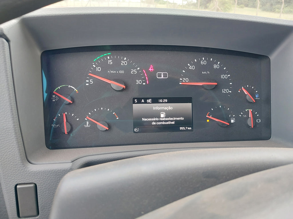 Caminhão Volvo VMX 360 Max 6x4 2p