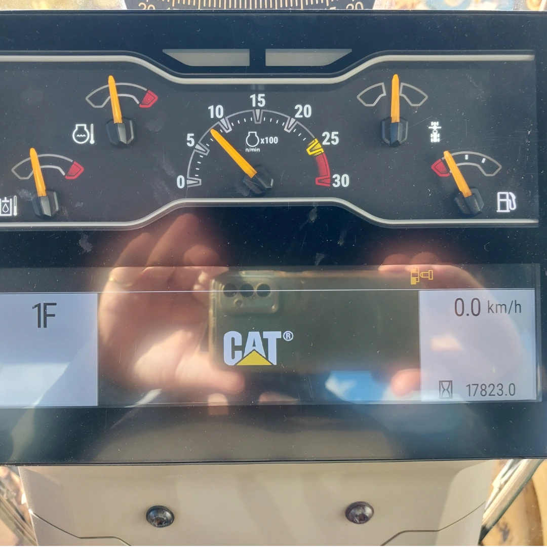 Motoniveladora Caterpillar 120