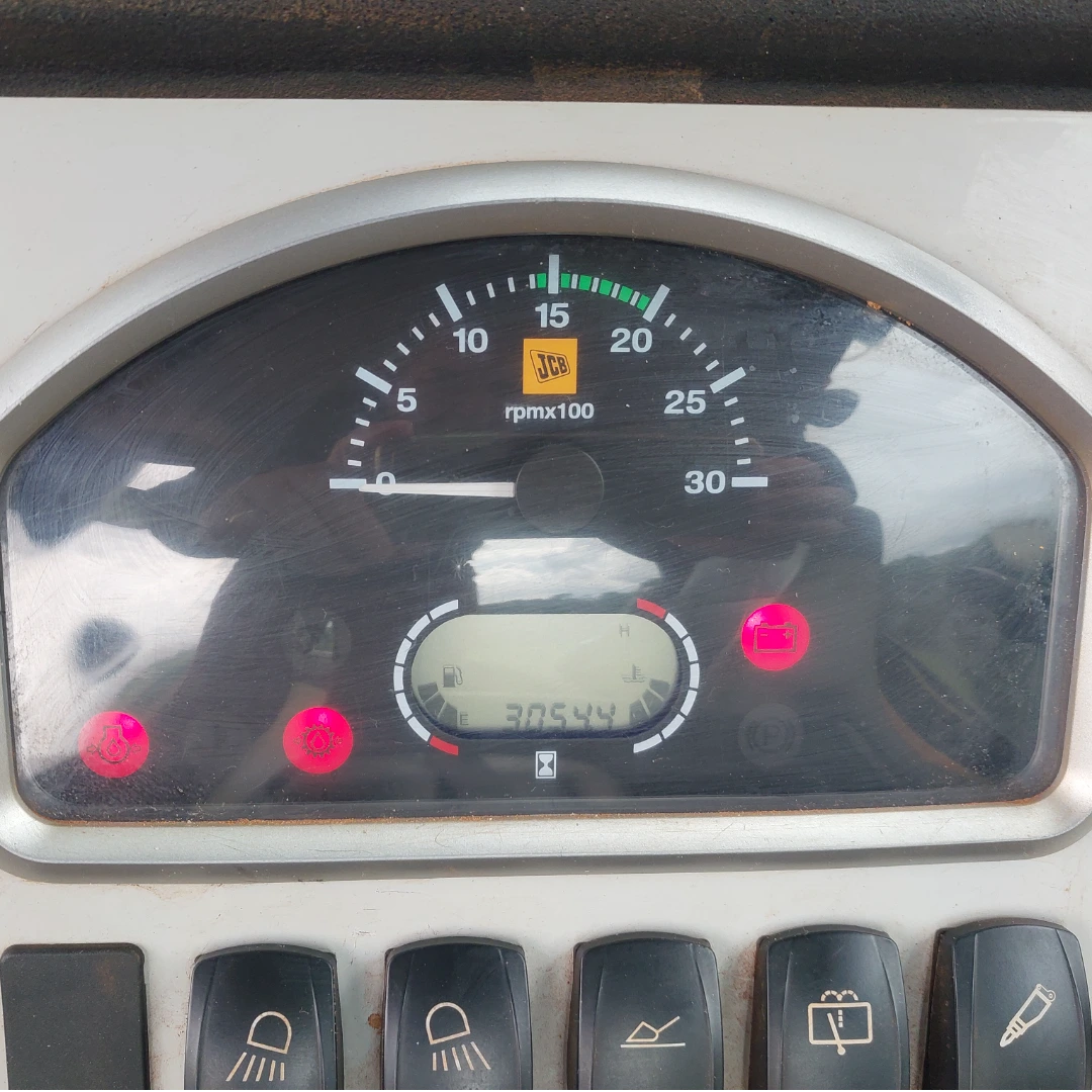 Retroescavadeira JCB 3CX