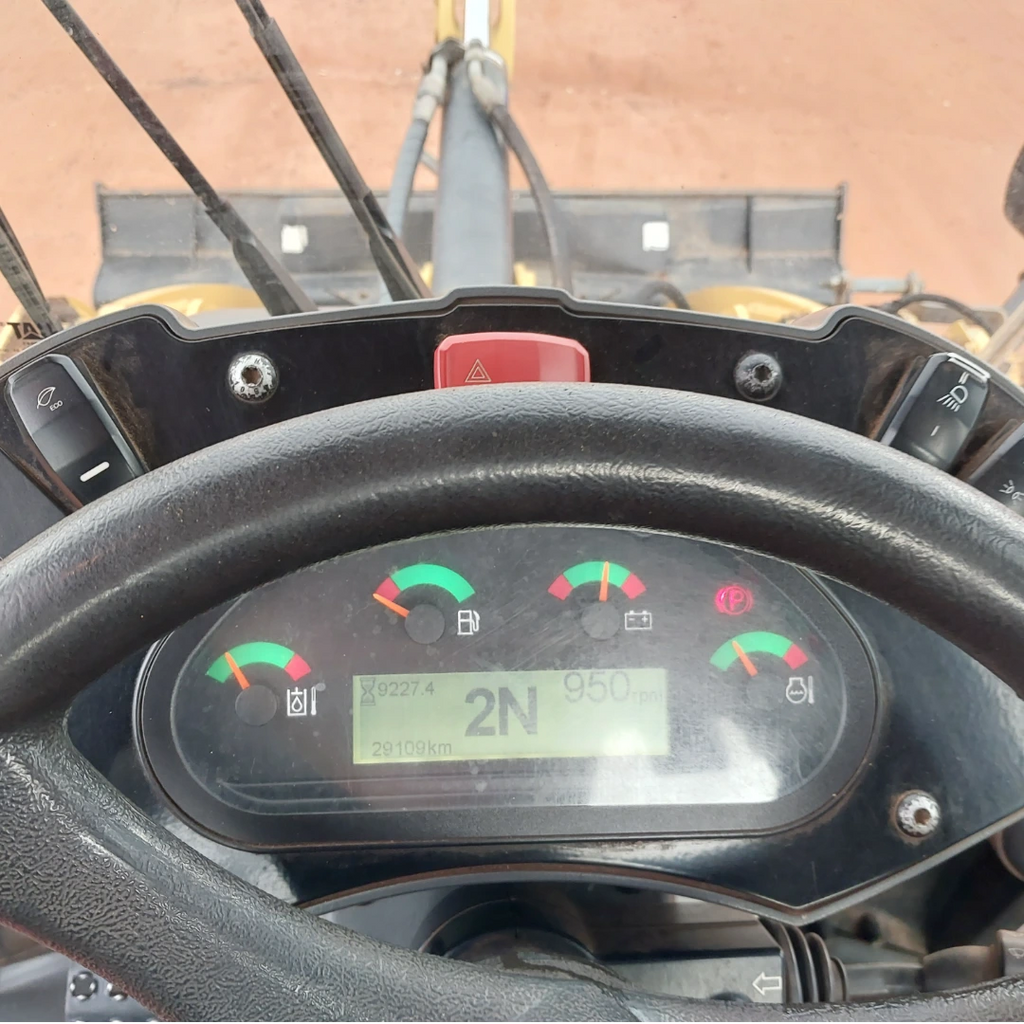 Pá Carregadeira Caterpillar 920K