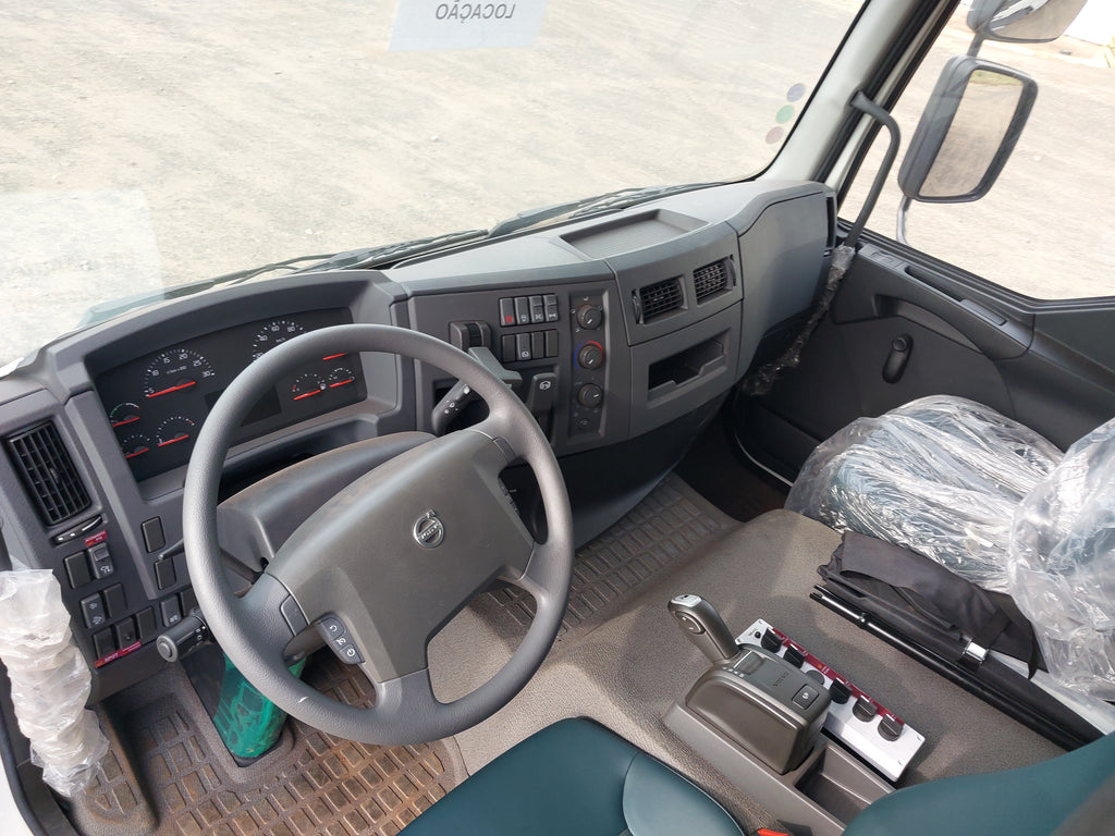 Caminhão Volvo VMX 360 Max 6x4 2p