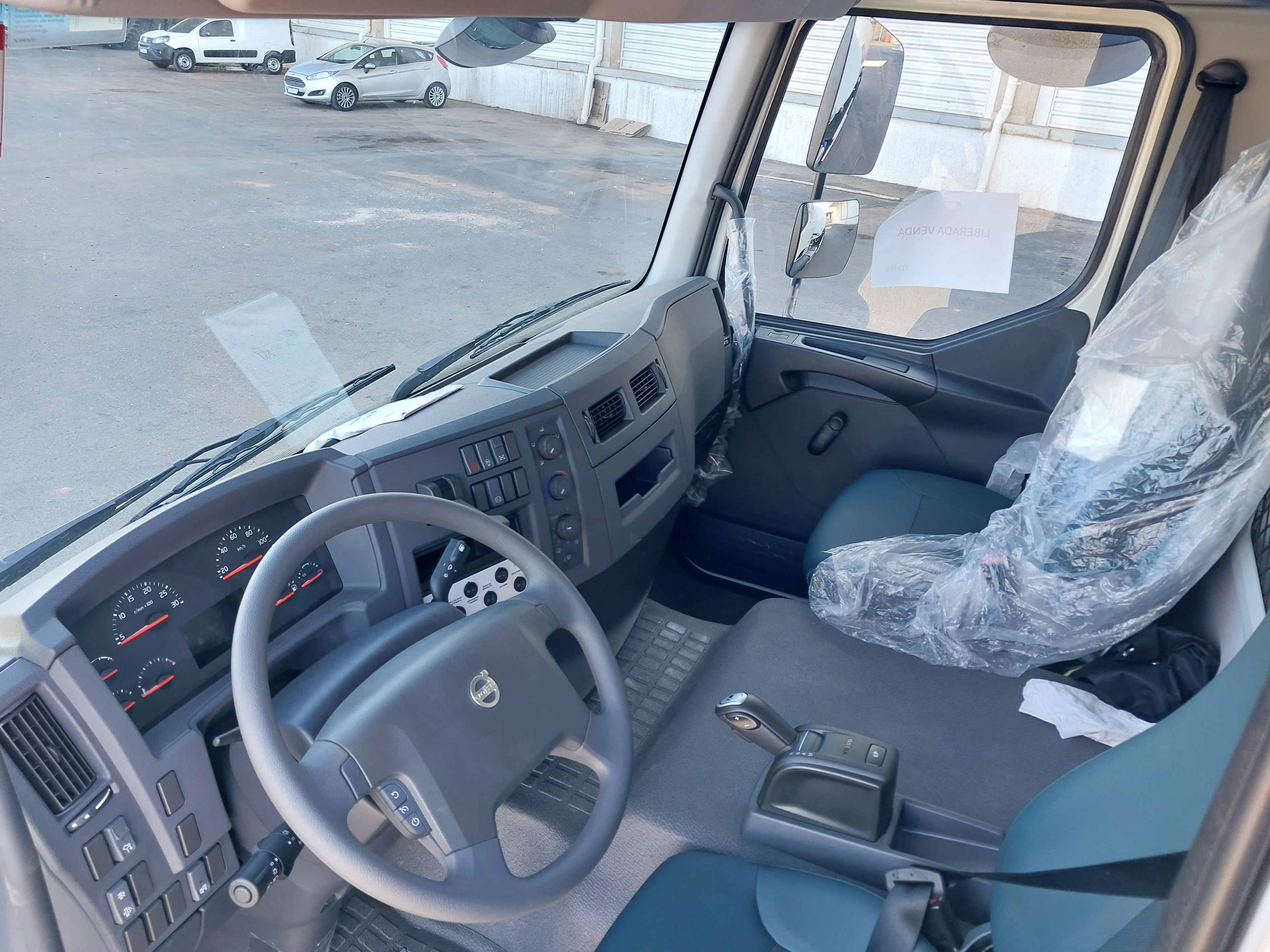 Caminhão Pipa Volvo VMX 290 6x4 2p (diesel)
