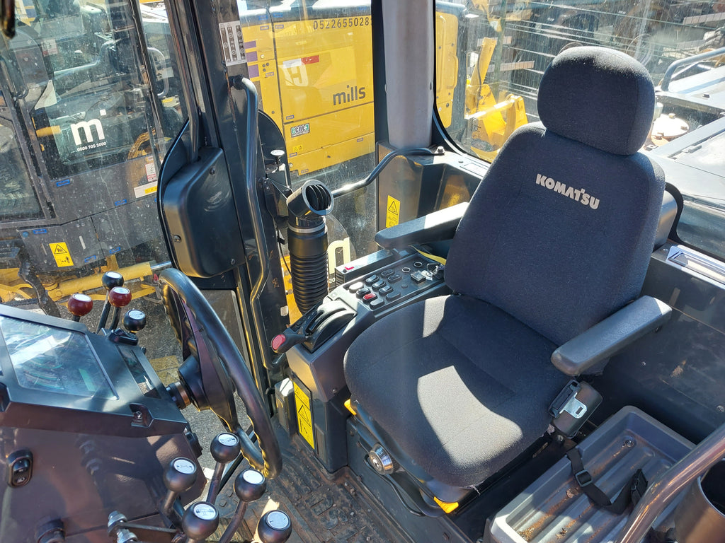 Motoniveladora Komatsu GD655-5