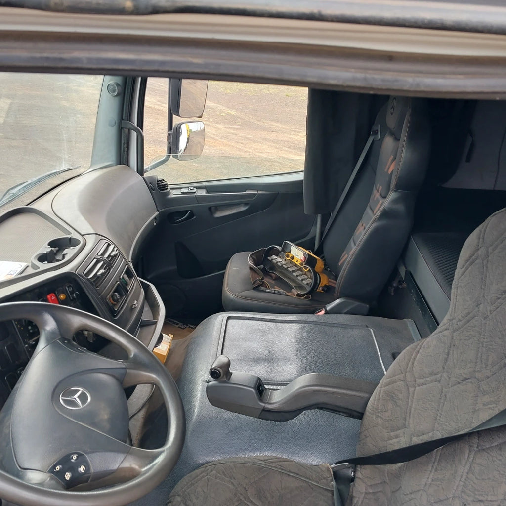Caminhão Guindauto 3030/54 Mercedes Benz - Com Munck