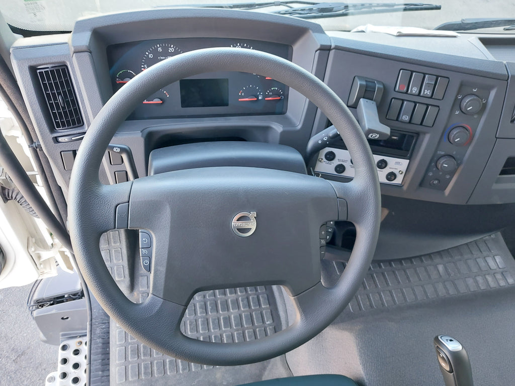 Caminhão Pipa Volvo VMX 290 6x4 2p (diesel)