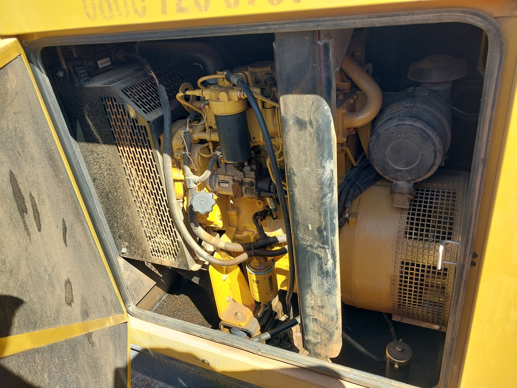 Gerador de Energia 49 KVA - Caterpillar C3.3 DE56