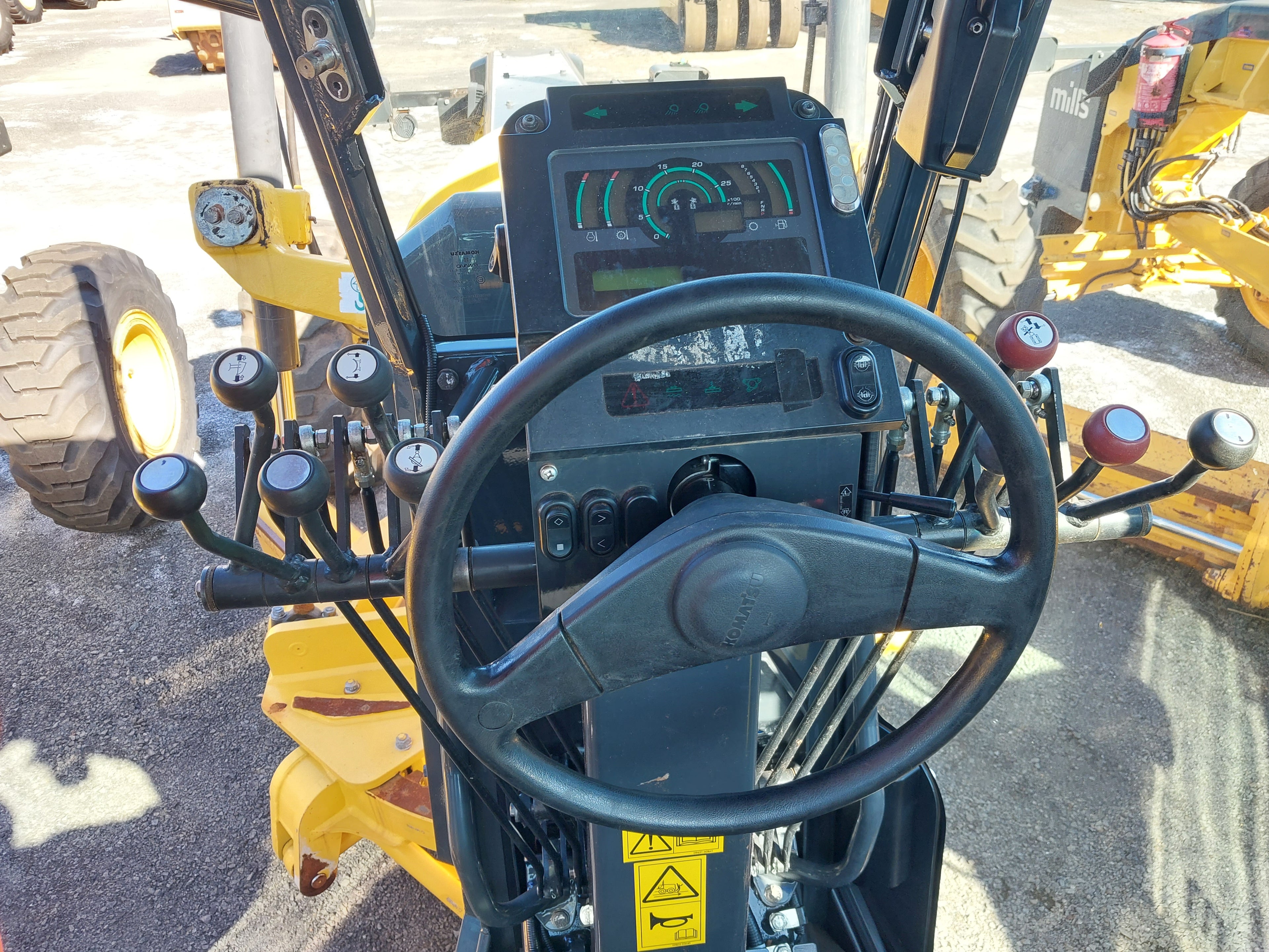 Motoniveladora Komatsu GD655-5