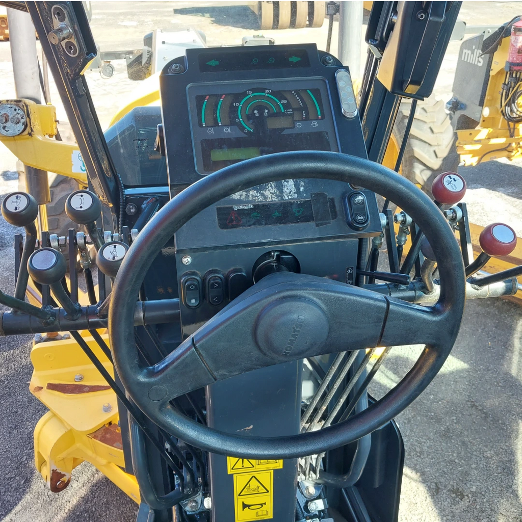 Motoniveladora Komatsu GD655-5