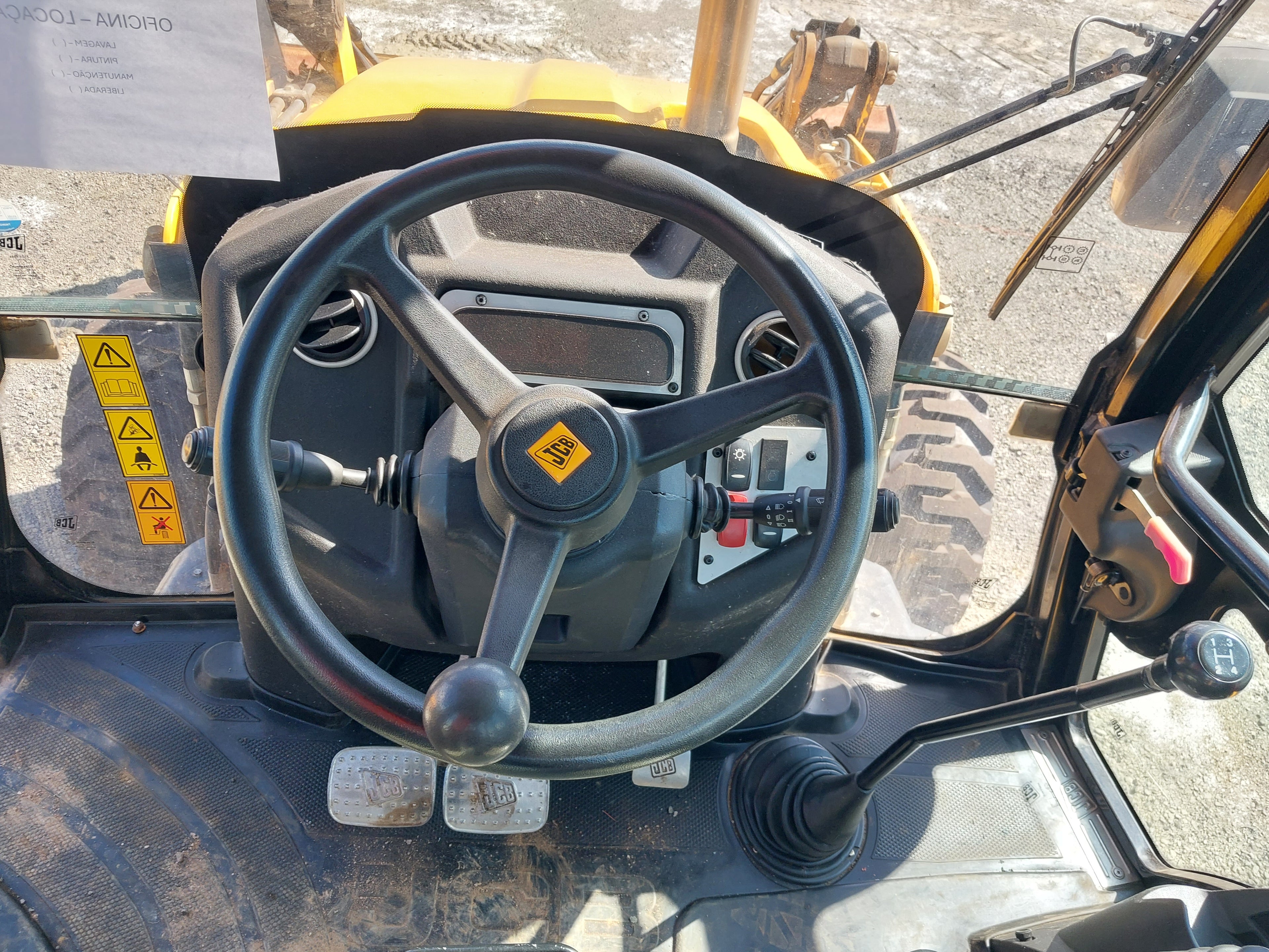 Retroescavadeira JCB 3CX