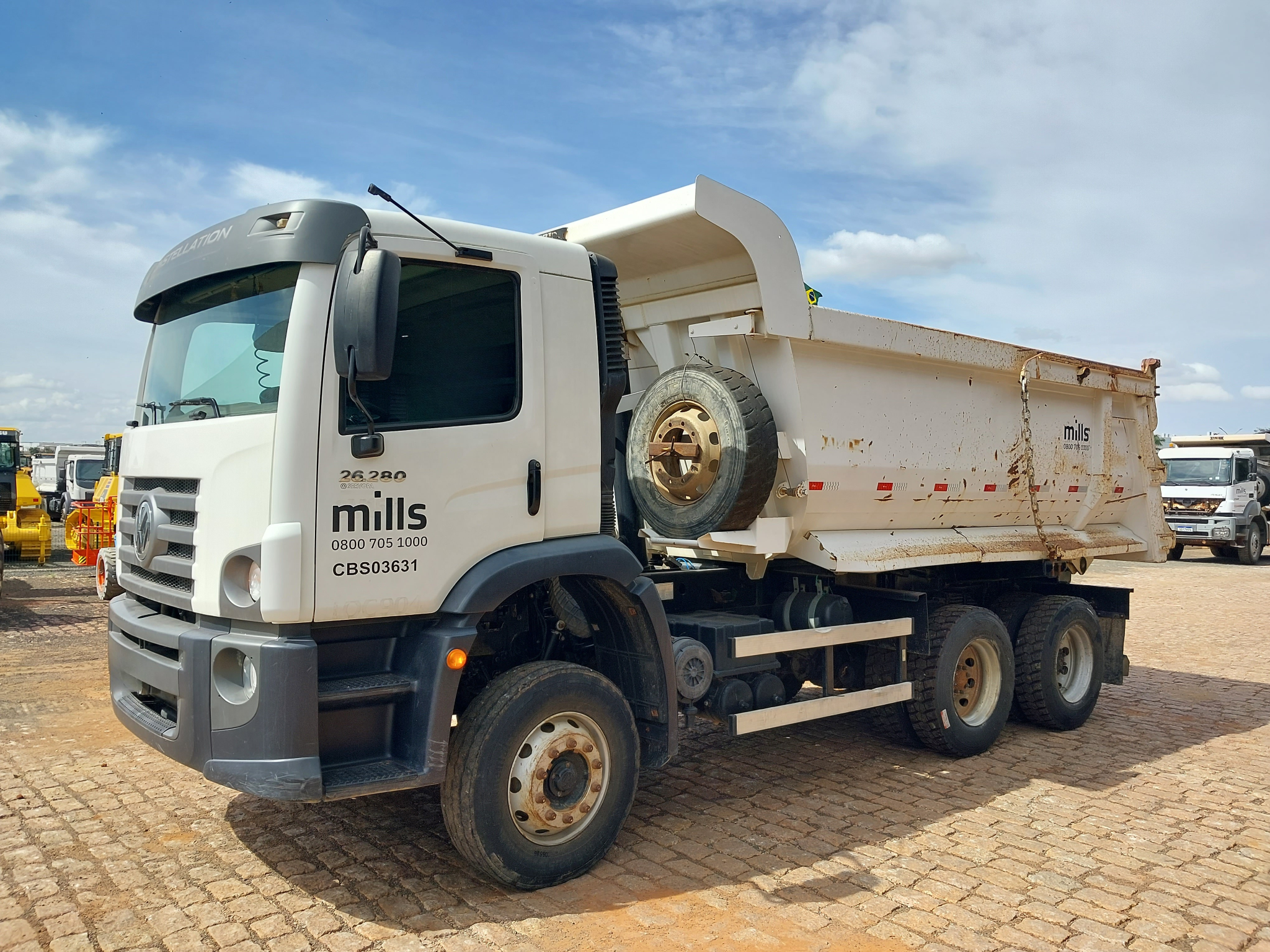 Caminhão Caçamba 14 m³ Volkswagen 26-280 Constellation 6x4 2p (diesel)(E5)