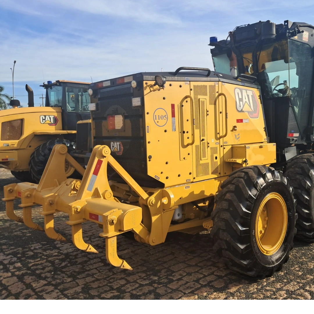 Motoniveladora Caterpillar 120