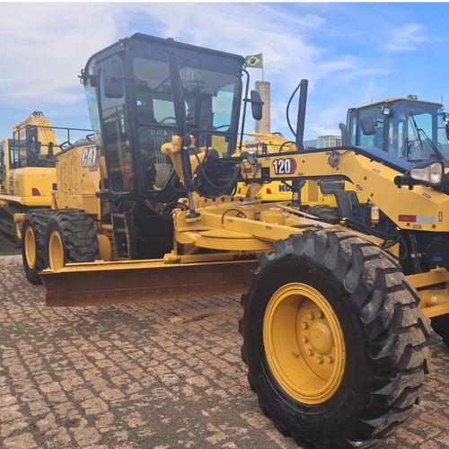 Motoniveladora Caterpillar 120