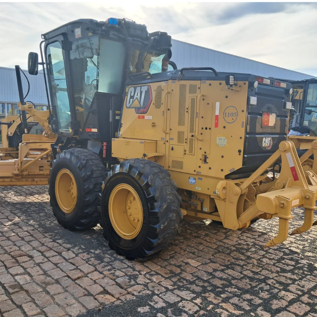 Motoniveladora Caterpillar 120