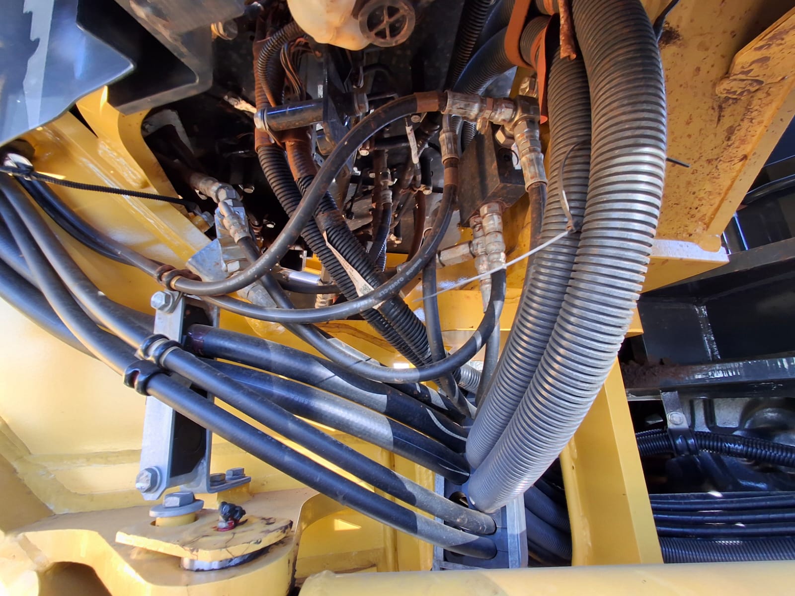 Motoniveladora Komatsu GD655-5
