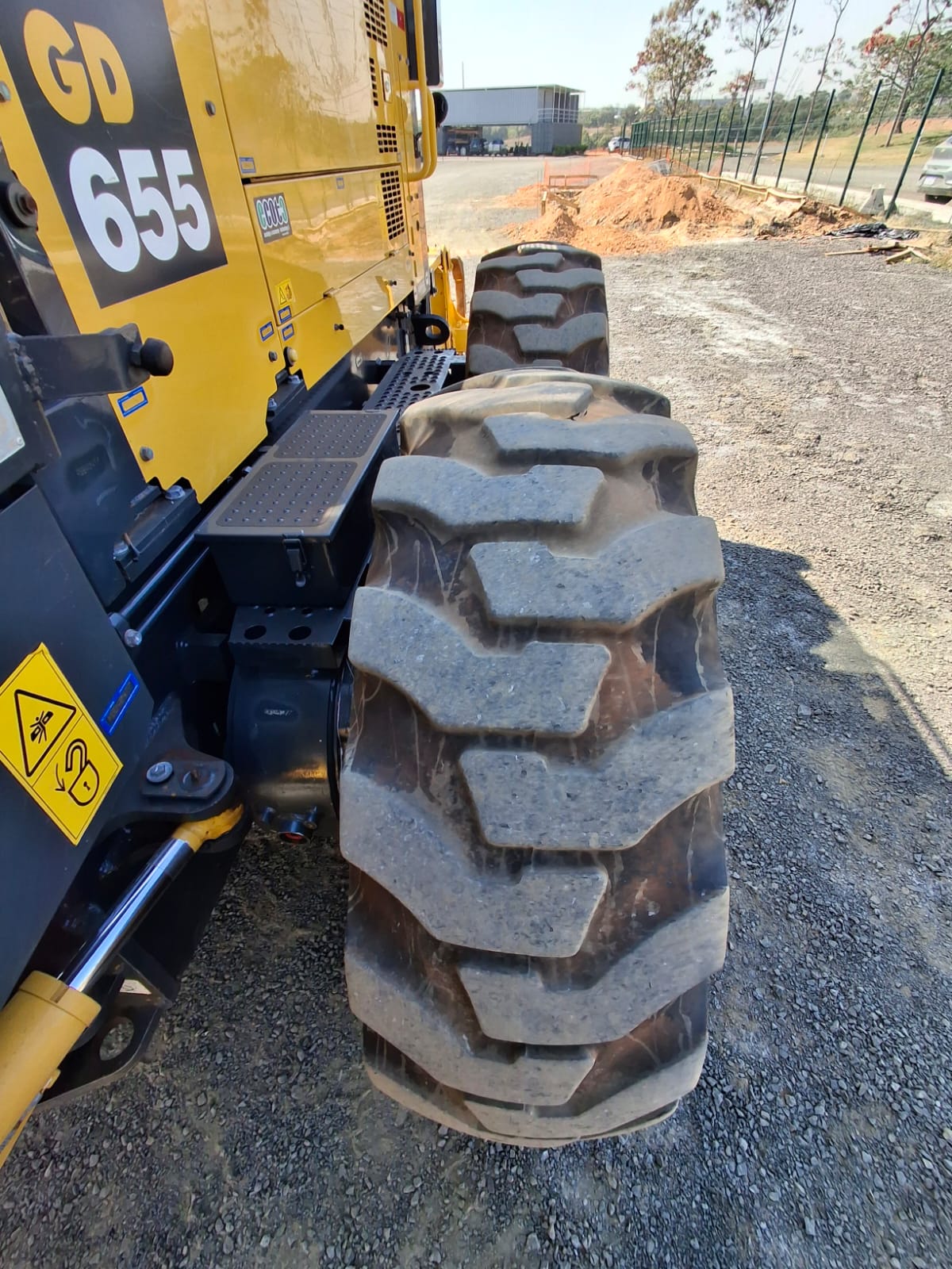 Motoniveladora Komatsu GD655-5