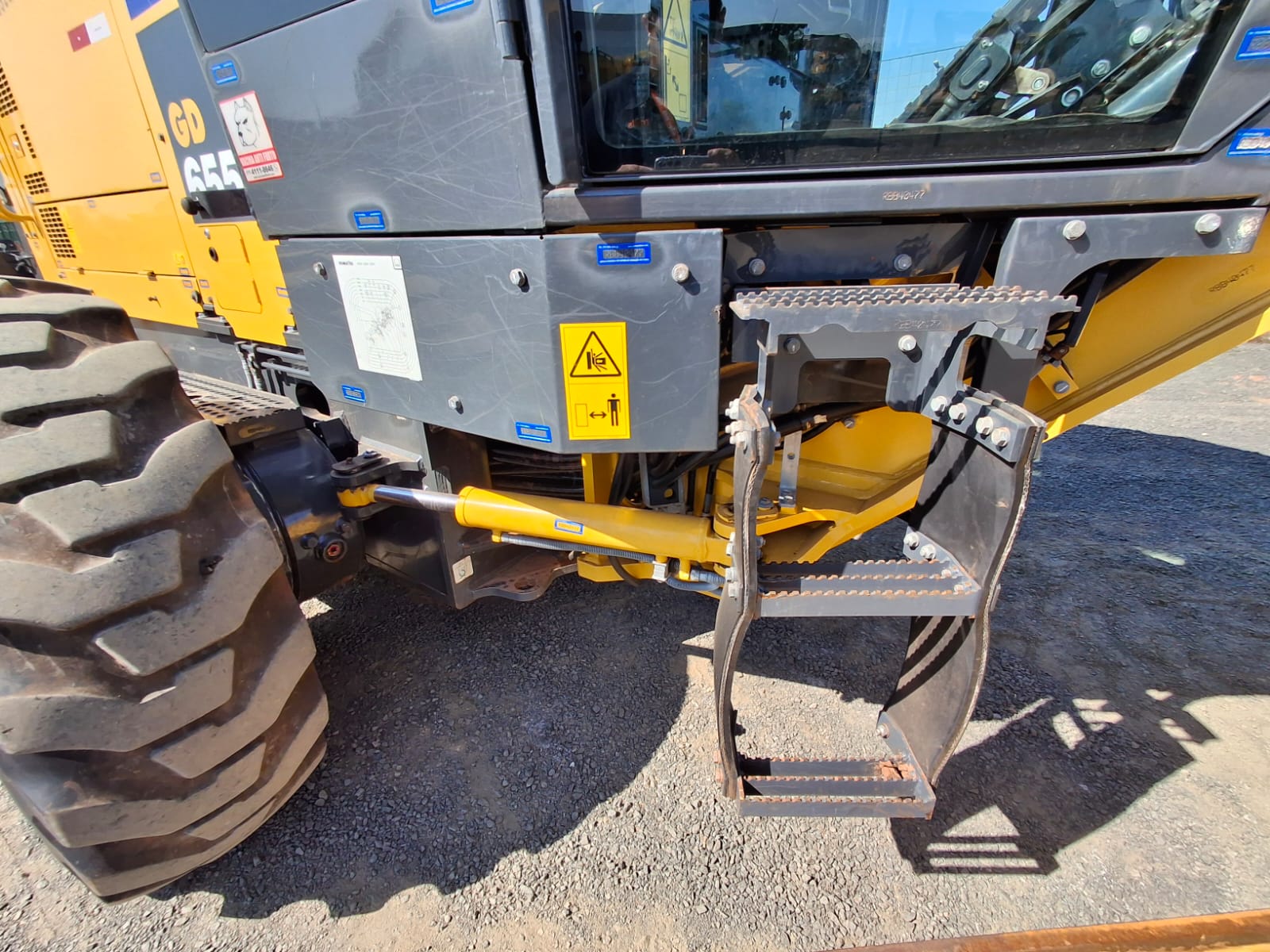 Motoniveladora Komatsu GD655-5