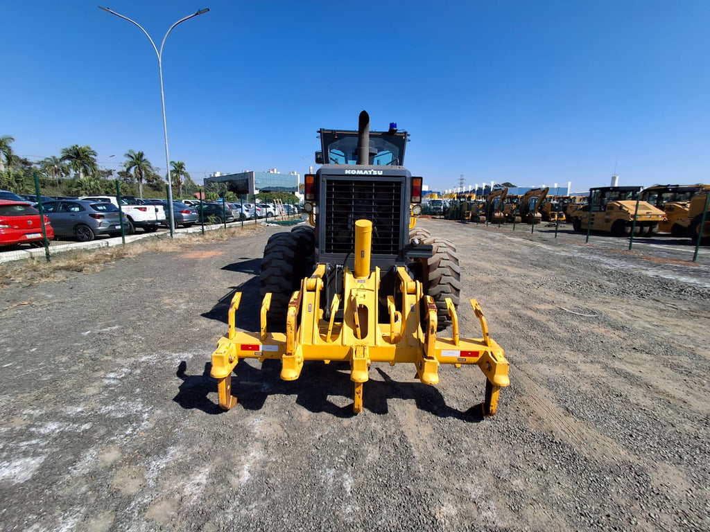 Motoniveladora Komatsu GD655-5