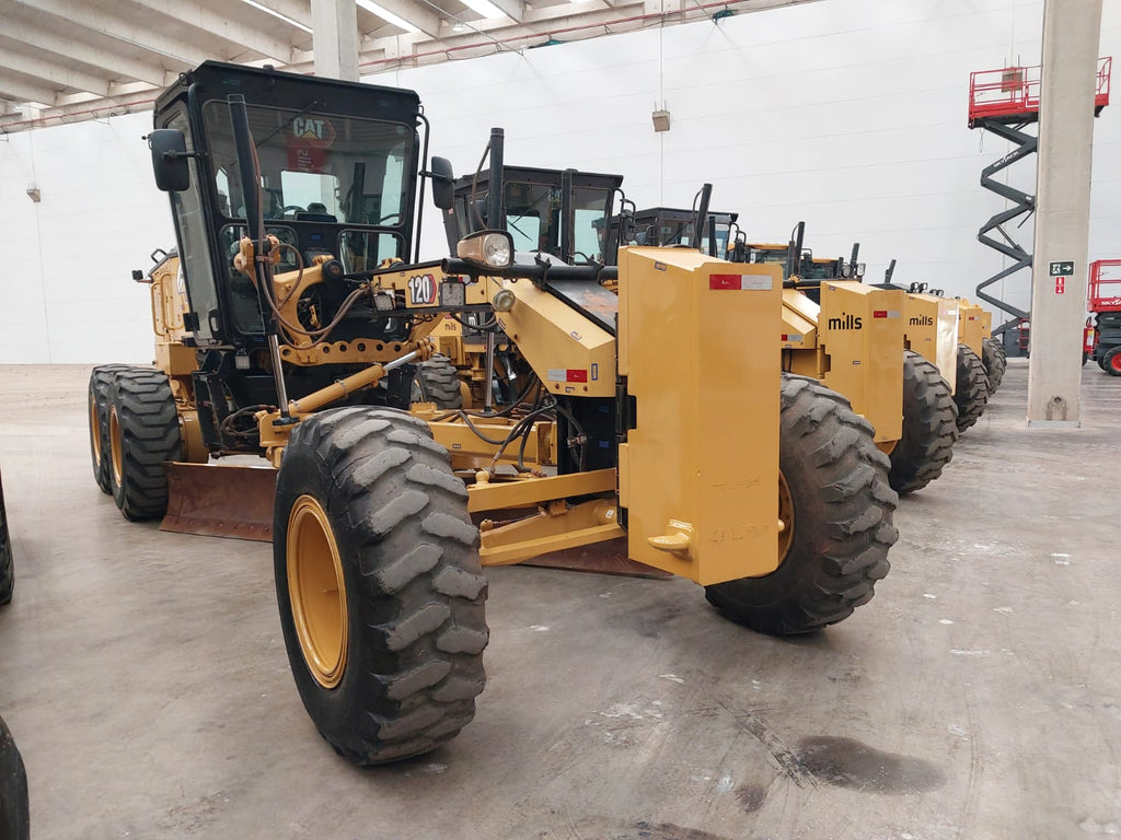 Motoniveladora Caterpillar 120