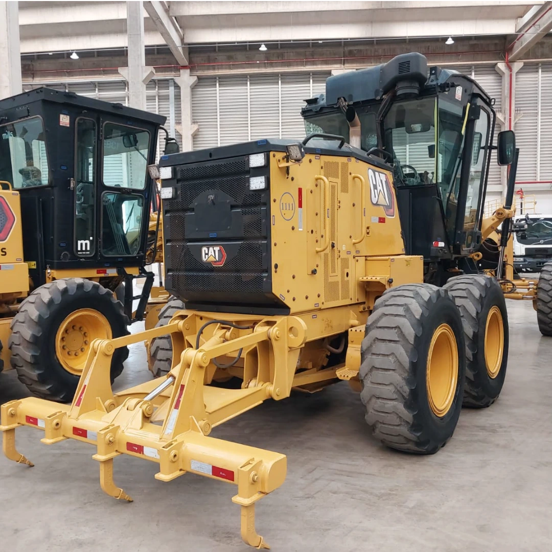 Motoniveladora Caterpillar 120