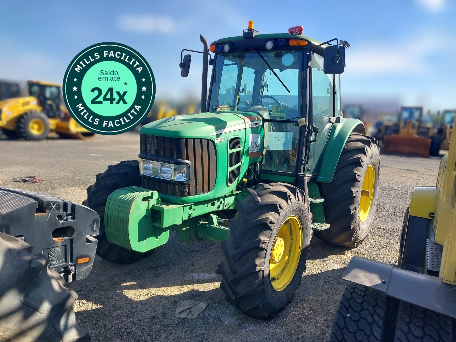Trator Agrícola Jonh Deere 6100J