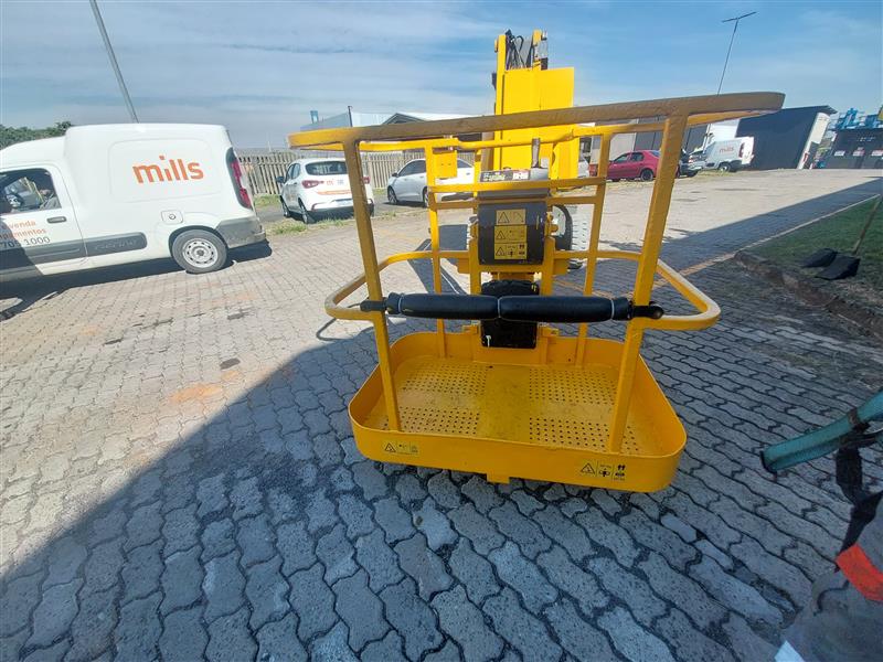 Plataforma Elevatória Articulada Elétrica HA 12 IP